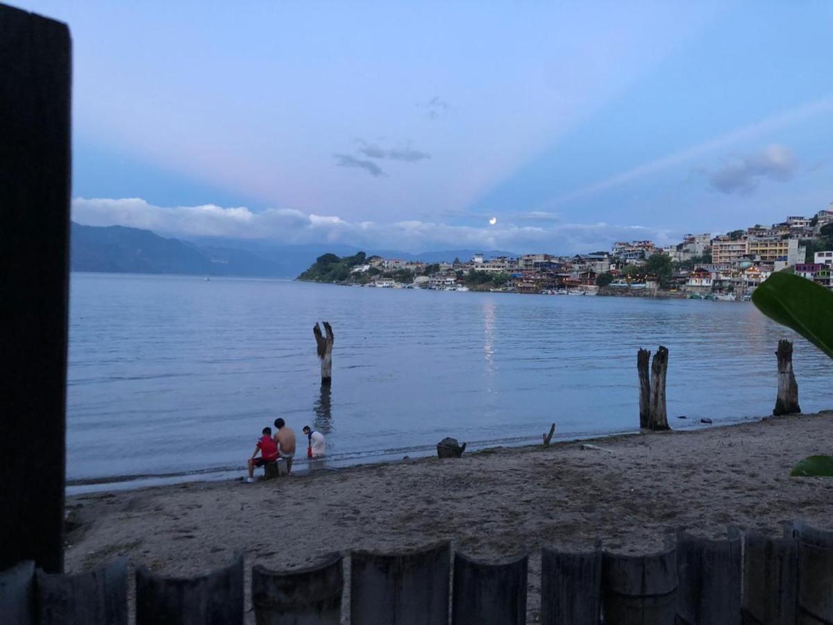 Kawoq Guesthouse San Pedro La Laguna Luaran gambar