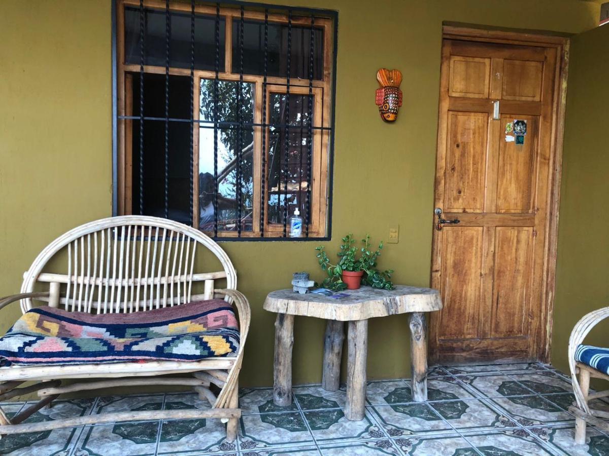 Kawoq Guesthouse San Pedro La Laguna Luaran gambar