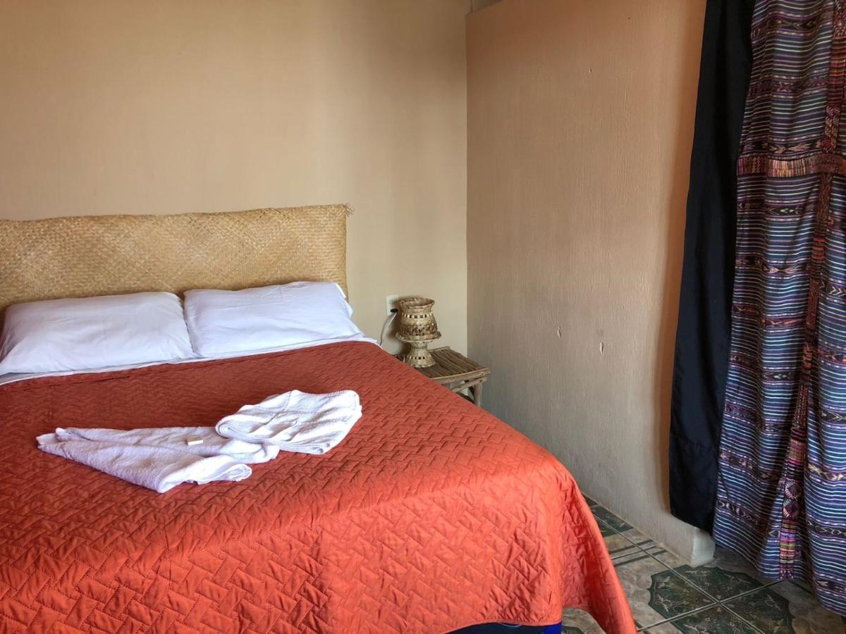 Kawoq Guesthouse San Pedro La Laguna Luaran gambar